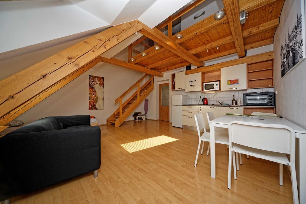Apartment Safarikova Prague